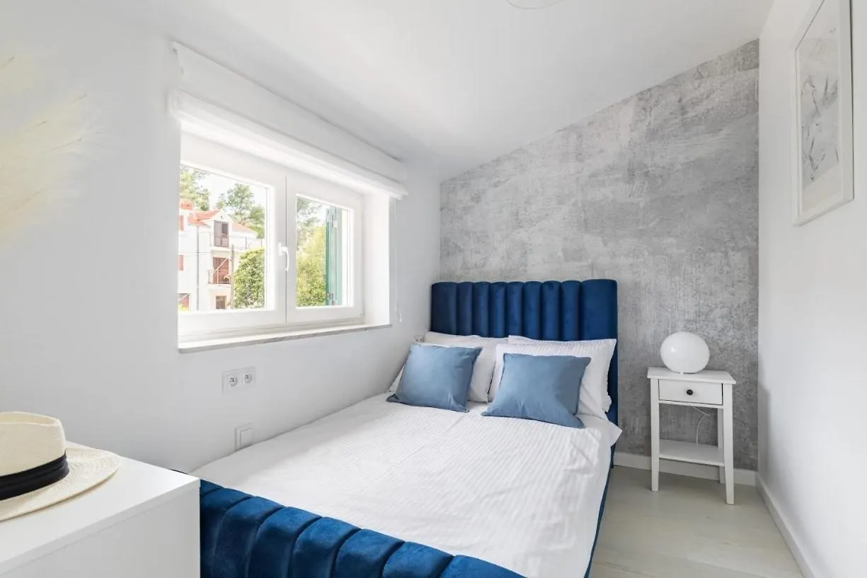 Apartment In Arbanija With Sea View, Terrace, Air Conditioning, Wifi 5139-5 Trogir
