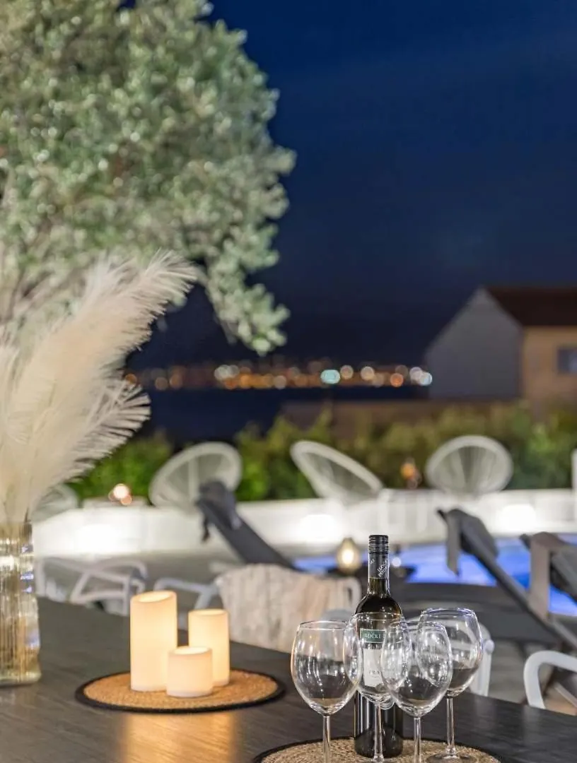 Apartment In Arbanija With Sea View, Terrace, Air Conditioning, Wifi 5139-5 Trogir Kroatien