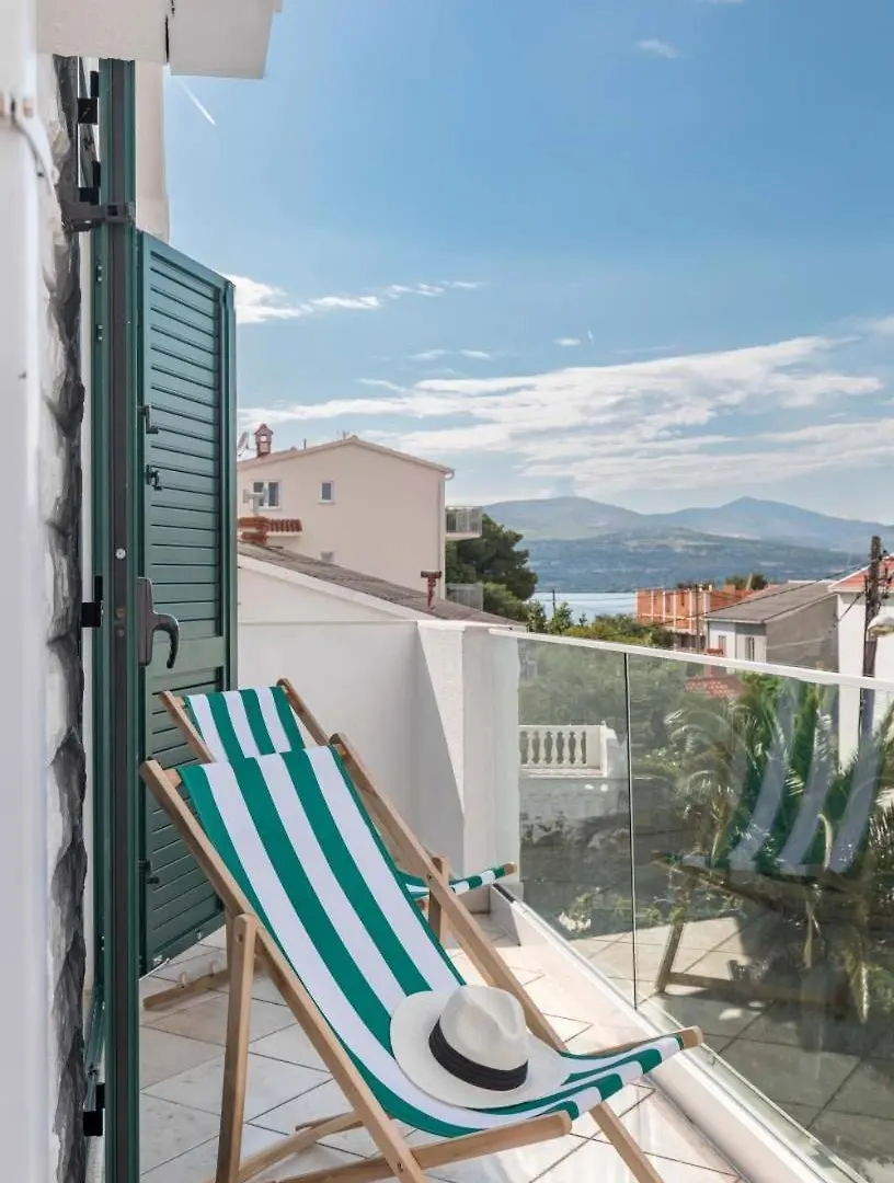 Apartment In Arbanija With Sea View, Terrace, Air Conditioning, Wifi 5139-5 Trogir