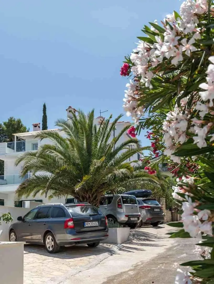Apartment In Arbanija With Sea View, Terrace, Air Conditioning, Wifi 5139-5 Trogir 0*,