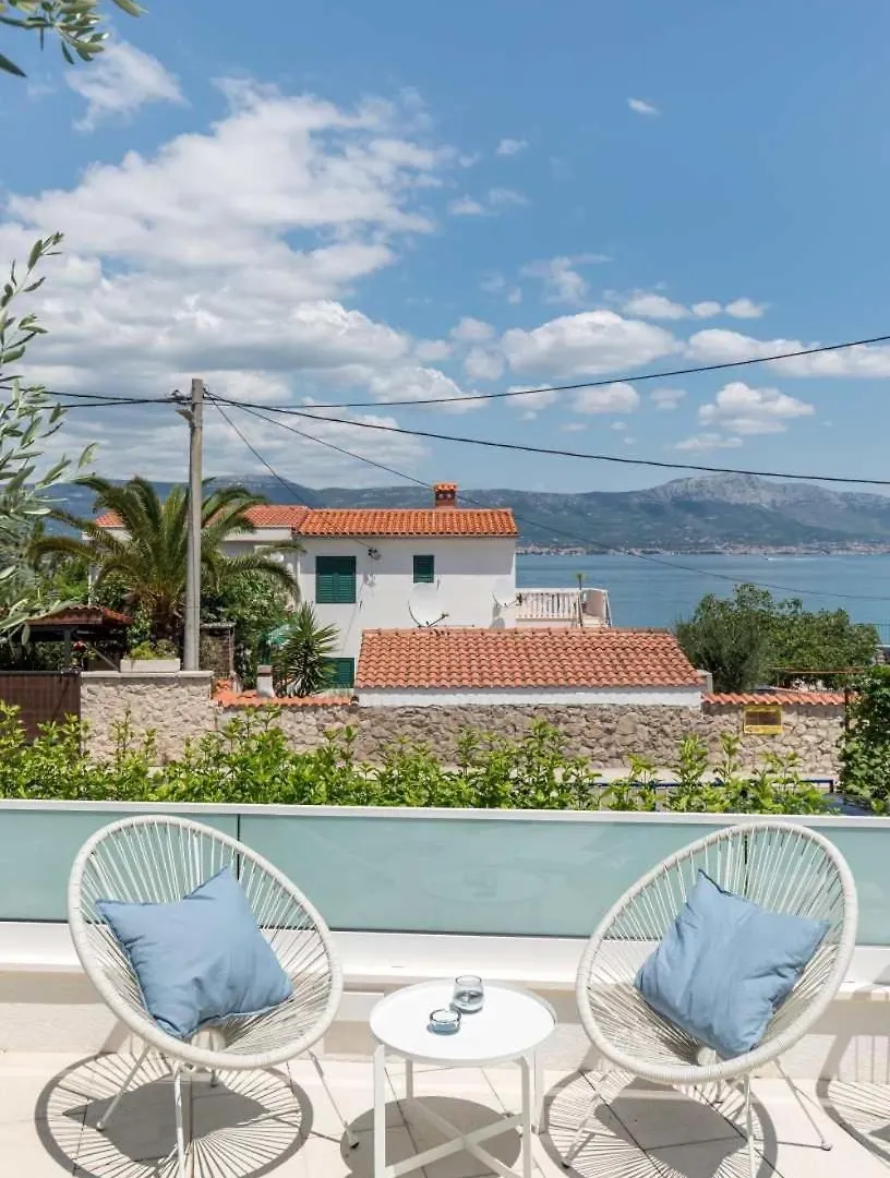 Apartment In Arbanija With Sea View, Terrace, Air Conditioning, Wifi 5139-5 Trogir
