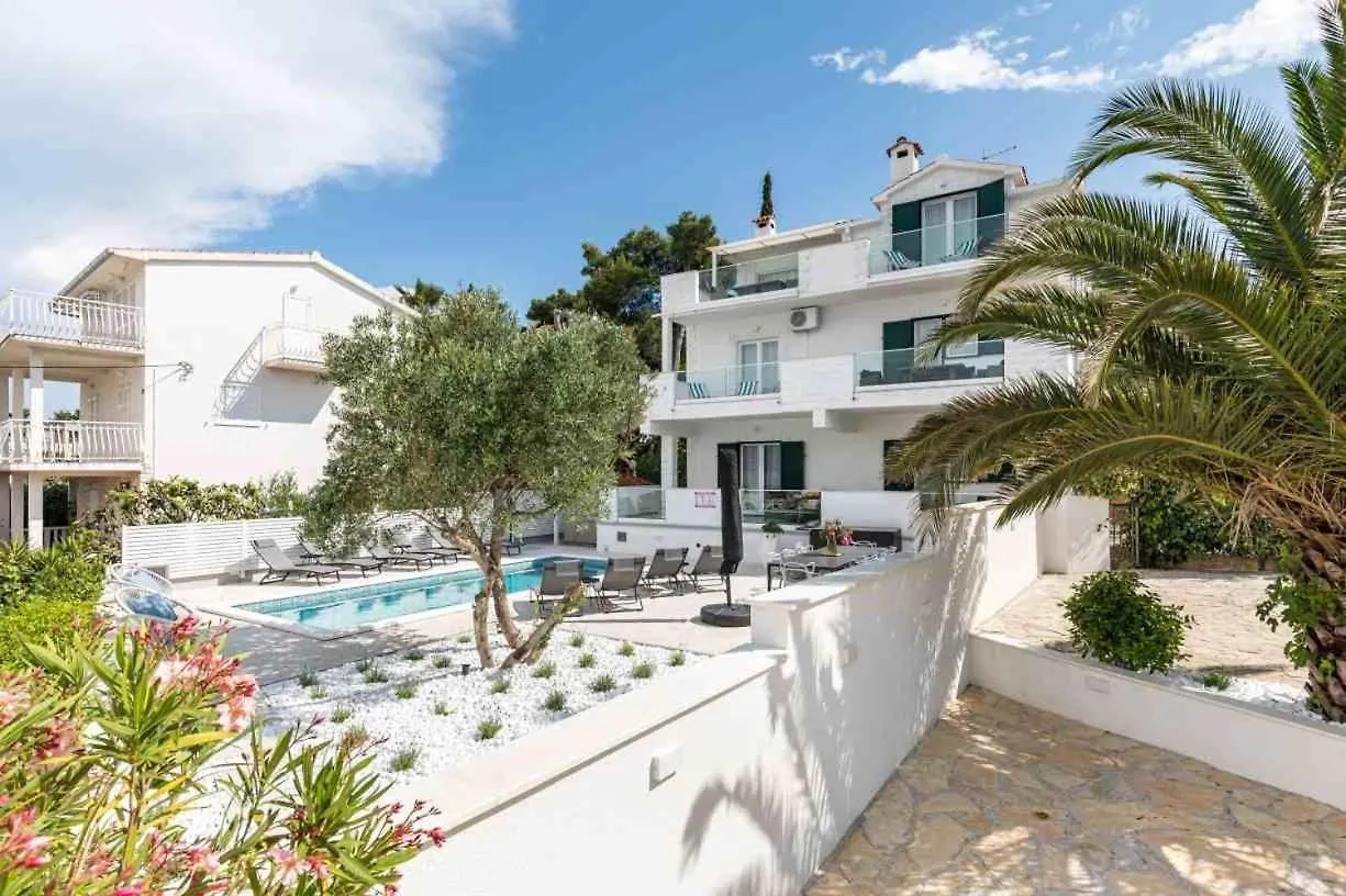 Apartment In Arbanija With Sea View, Terrace, Air Conditioning, Wifi 5139-5 Trogir