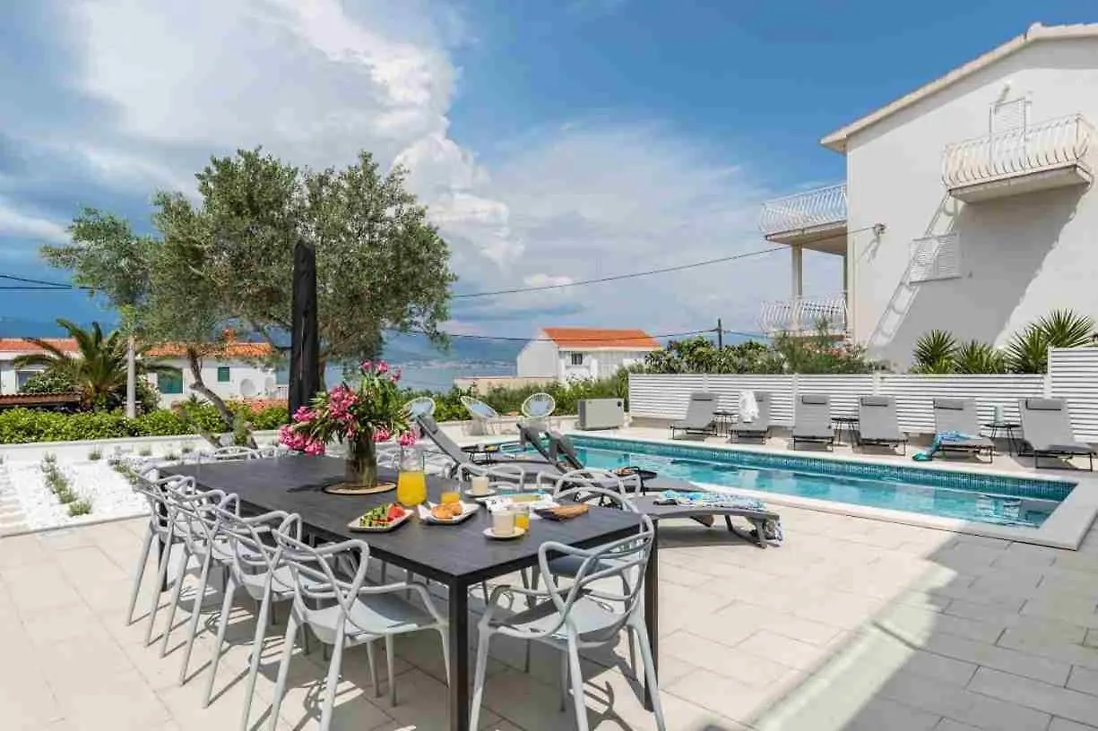 Apartment In Arbanija With Sea View, Terrace, Air Conditioning, Wifi 5139-5 تروغير كرواتيا